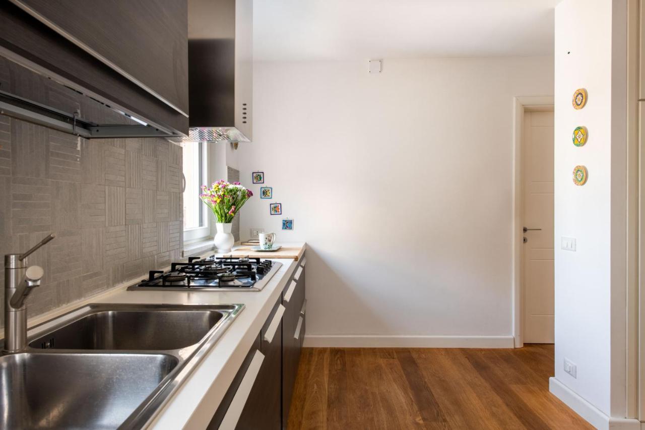Vittorio Emanuele Apartment With Terrace By Wonderful Italy 팔레르모 외부 사진